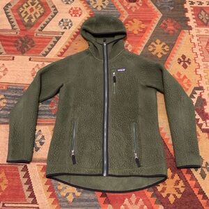 W's Retro Pile Hoody size large 
Style #22805